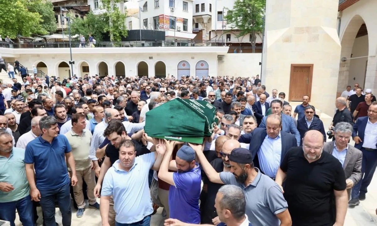 Saadet Şirik&ccedil;i Son Yolculuğuna Dualarla Uğurlandı 