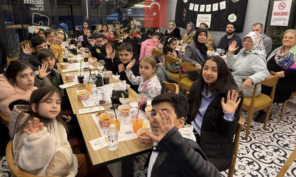 Safa Kur&rsquo;an Kursu&rsquo;nda &Ccedil;ocuklar İ&ccedil;in Geleneksel İftar Programı D&uuml;zenlendi