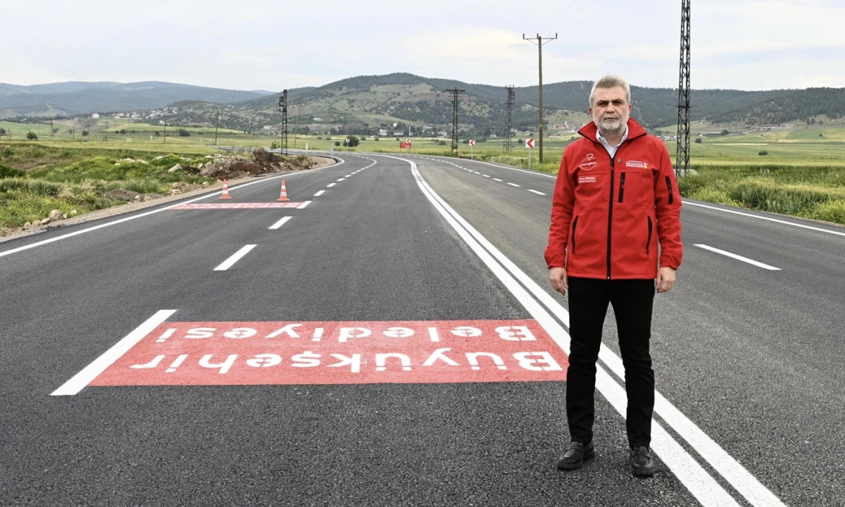 Şehir Tarihinin En B&uuml;y&uuml;k Asfalt Seferberliği T&uuml;m Hızıyla S&uuml;r&uuml;yor