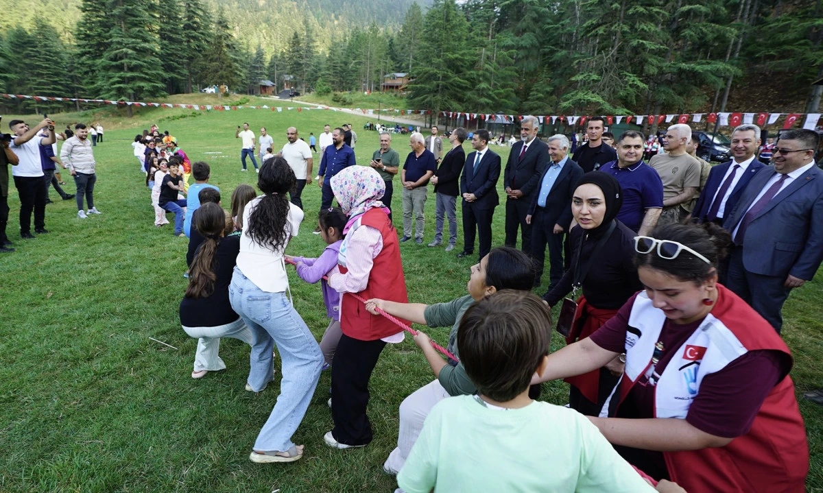 Şehit ve Gazi &Ccedil;ocuklarının Karne Sevinci Başkonuş&rsquo;ta Yaşandı
