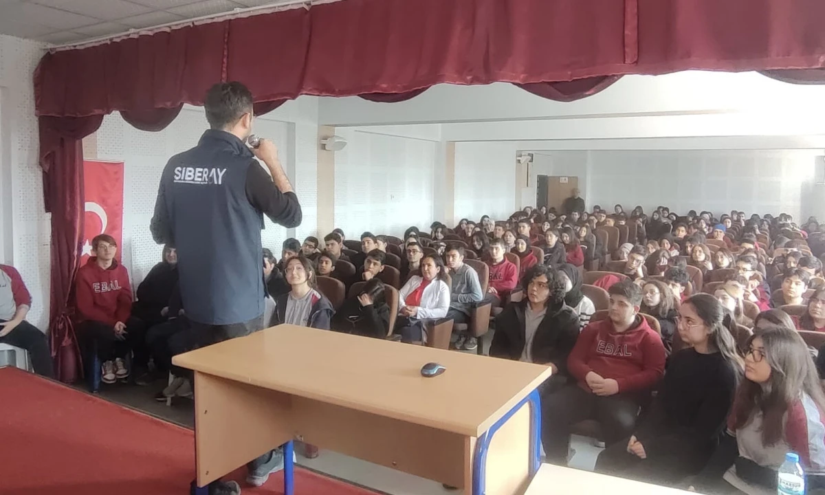Siber Tehditlere Karşı Bilinçlenme: Kahramanmaraş’ta 85 Okulda SİBERAY Eğitimi Verildi