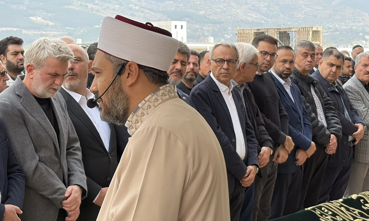 Solmaz Dedeoğlu&rsquo;na son veda: Dualarla uğurlandı