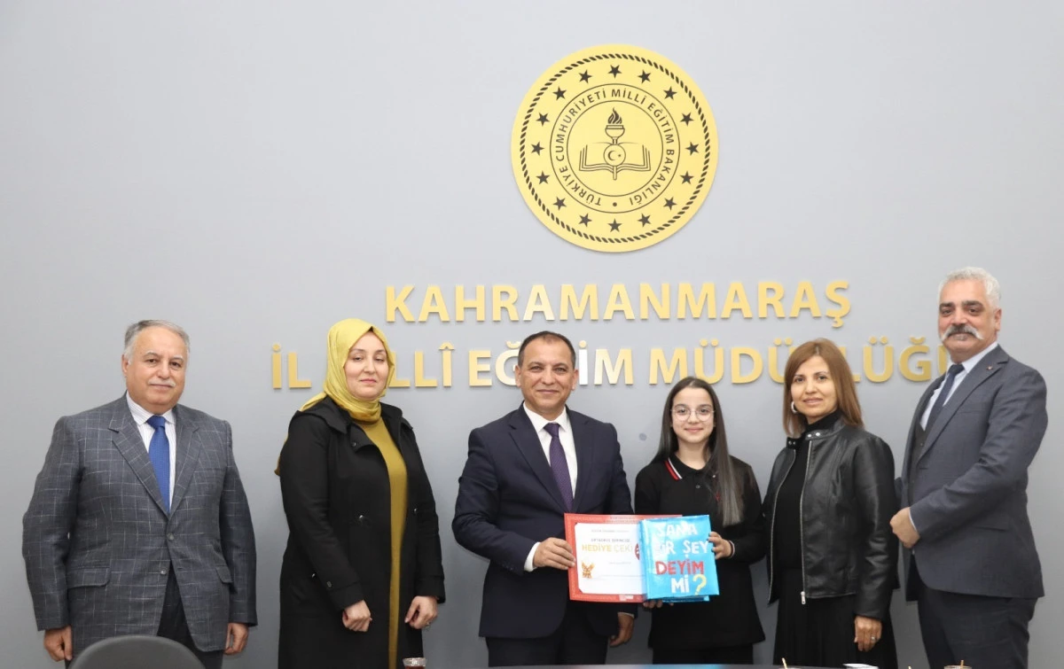 “Sözlük Özgürlüktür” Temalı Sözlük Tasarımı Yarışmasında Dereceye Girenler Ödüllendirildi