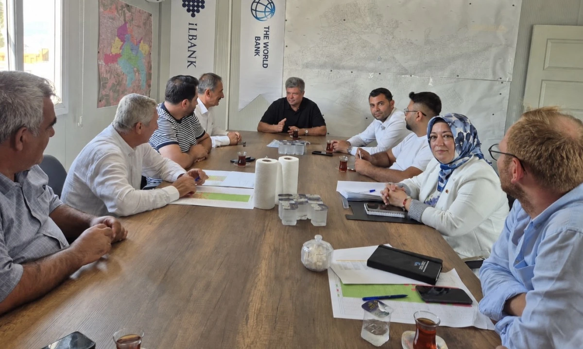 Su Saya&ccedil;larının Bina Dışına Taşınması S&uuml;reci Muhtarlarla İstişare Edildi