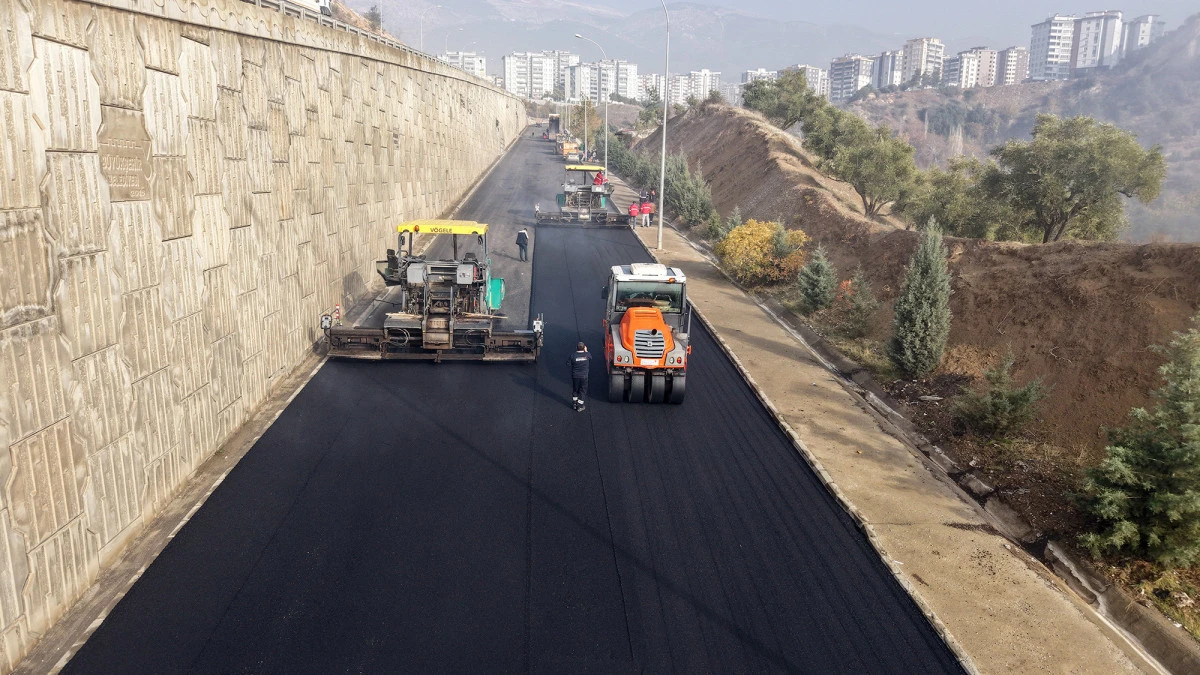 Sümbüllü Caddesi’nde Son Çalışmalar Yapılıyor
