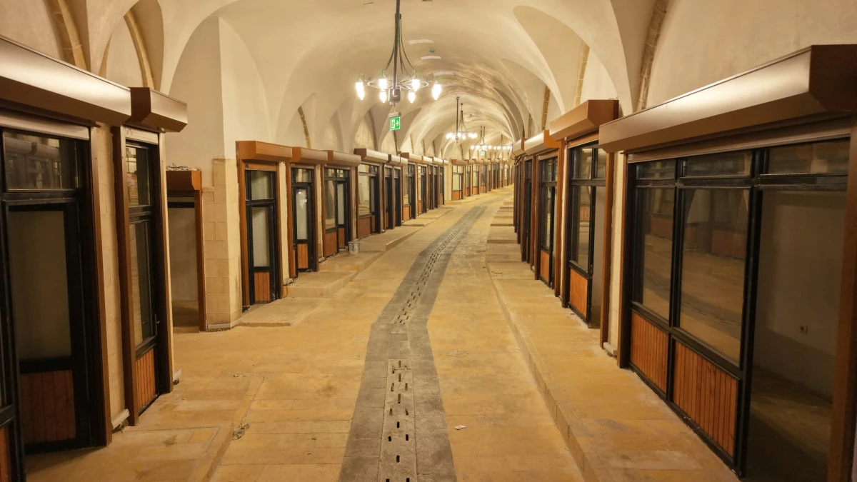 Tarihi Kapalı &Ccedil;arşı ziyaret&ccedil;ilerine kavuşmak i&ccedil;in g&uuml;n sayıyor