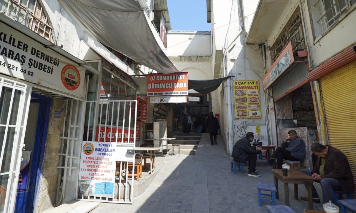 Tarihi Katiphan Sokağı&rsquo;nda D&ouml;n&uuml;ş&uuml;m S&uuml;r&uuml;yor