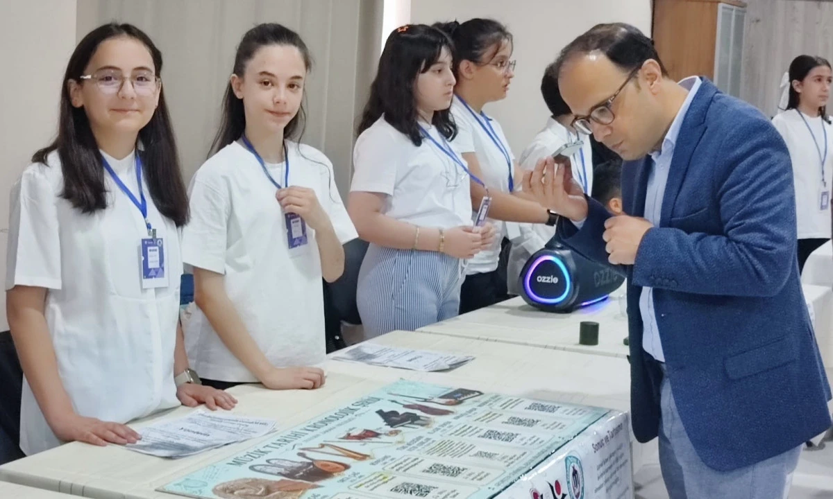 Tebernuş &Ouml;zler Ortaokulu&rsquo;nda Bilim ve Sanat Ş&ouml;leni: T&Uuml;BİTAK 4006 Bilim Şenliği B&uuml;y&uuml;k Beğeni Topladı