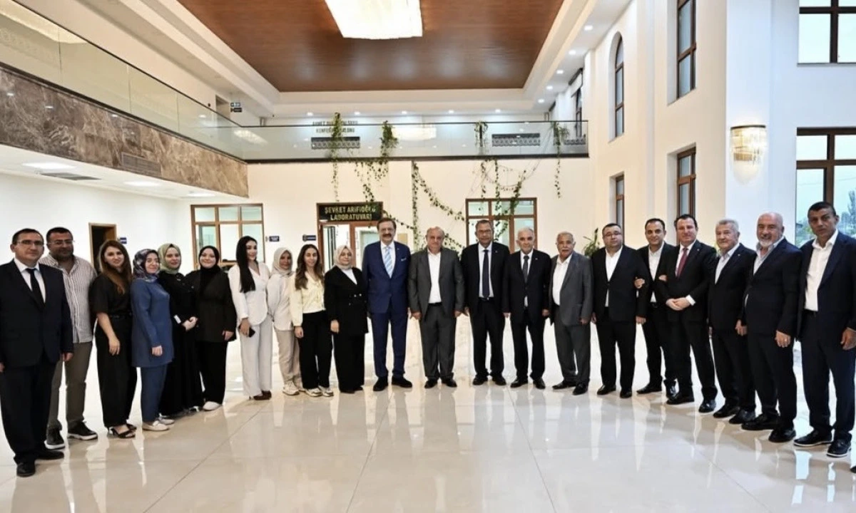 TOBB Başkanı Hisarcıklıoğlu&rsquo;ndan Borsa Personeline Moral Ziyareti