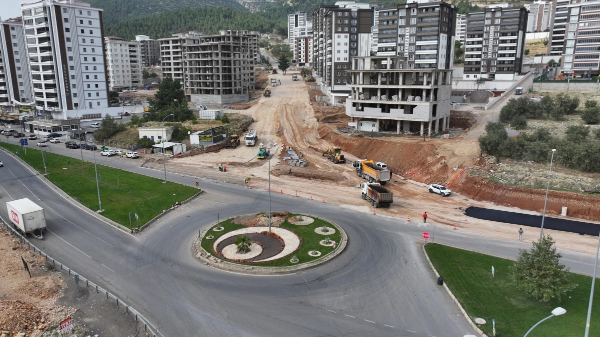 T&ouml;mek Kavşağı Yeni G&ouml;r&uuml;n&uuml;m&uuml;ne Kavuşuyor