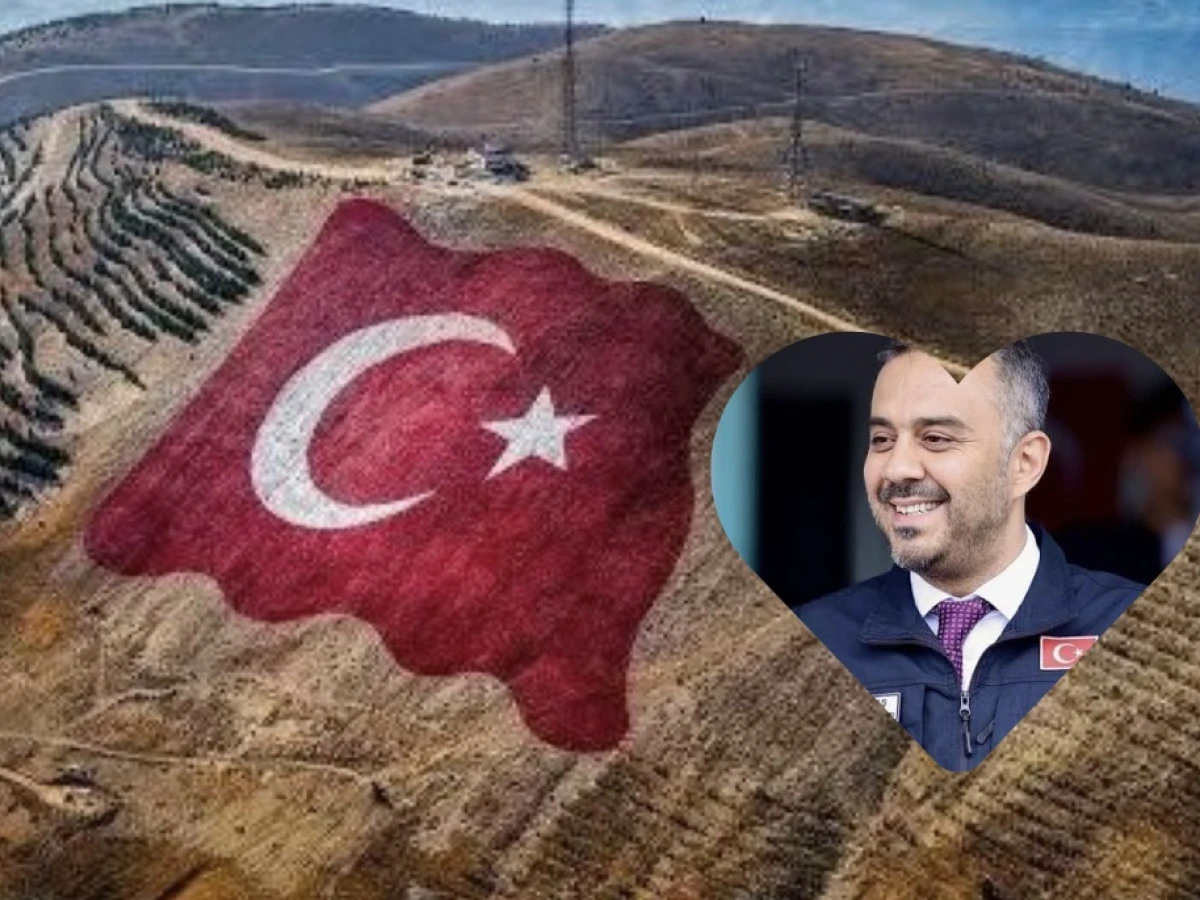 Toptaş&rsquo;tan Provokasyona Cevap: &ldquo;D&uuml;nyanın En B&uuml;y&uuml;k Bayrağı&rdquo; Altında Milli Duruş