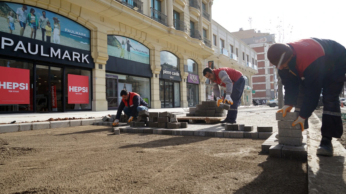 Trabzon Bulvarı&rsquo;nda Altyapısı Tamamlanan Kısımlarda &Uuml;styapıya Başlandı