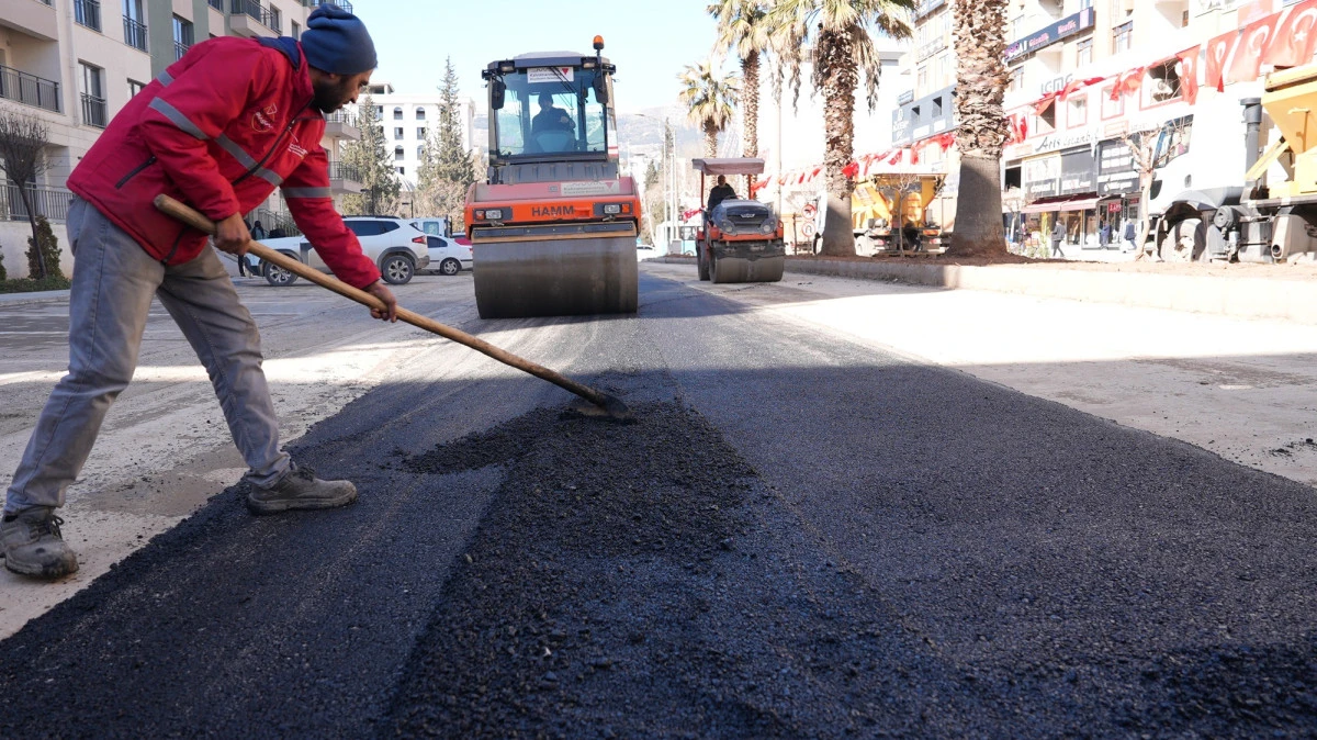 Trabzon Bulvarı&rsquo;nda Yol İyileştirmeleri Etaplar Halinde S&uuml;r&uuml;yor
