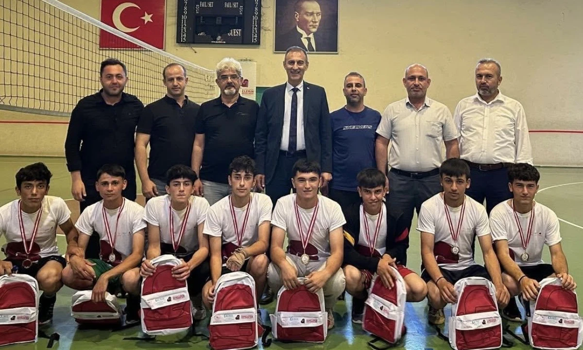“Ufuk Açan Umutlar” Voleybol Turnuvası Finalle Taçlandı