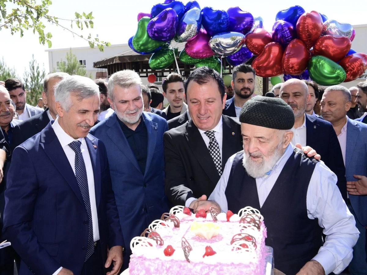Ulu Çınarların Ellerinden Sevgiyle Dokunan Ürünler Beğeni Topladı