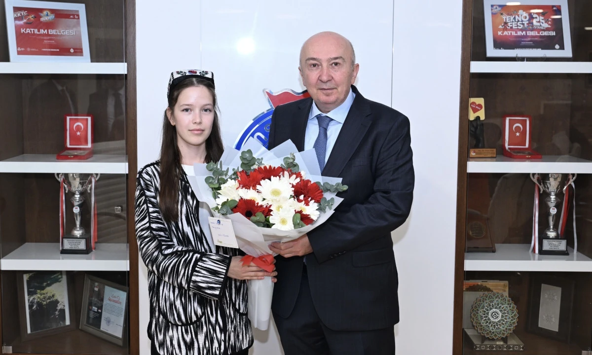 Uluslararası Öğrencilerden KSÜ Rektörü Prof. Dr. Alptekin Yasım’a Ziyaret