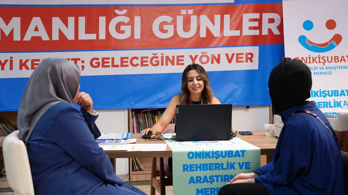 Üniversite Yolunda Büyükşehir Gençlerin Yanında