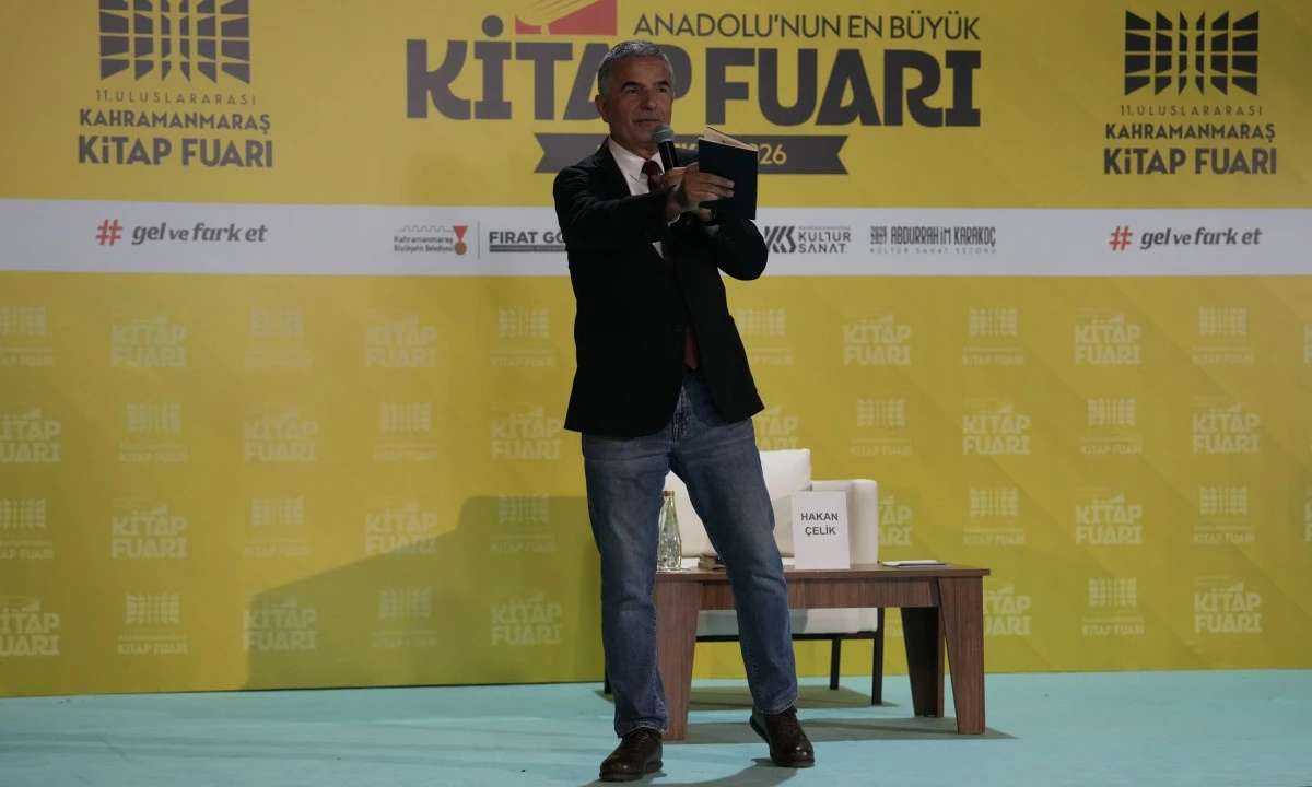 Usta Gazeteci Hakan &Ccedil;elik, Kitap Fuarı&rsquo;nda Gen&ccedil;lere Seslendi