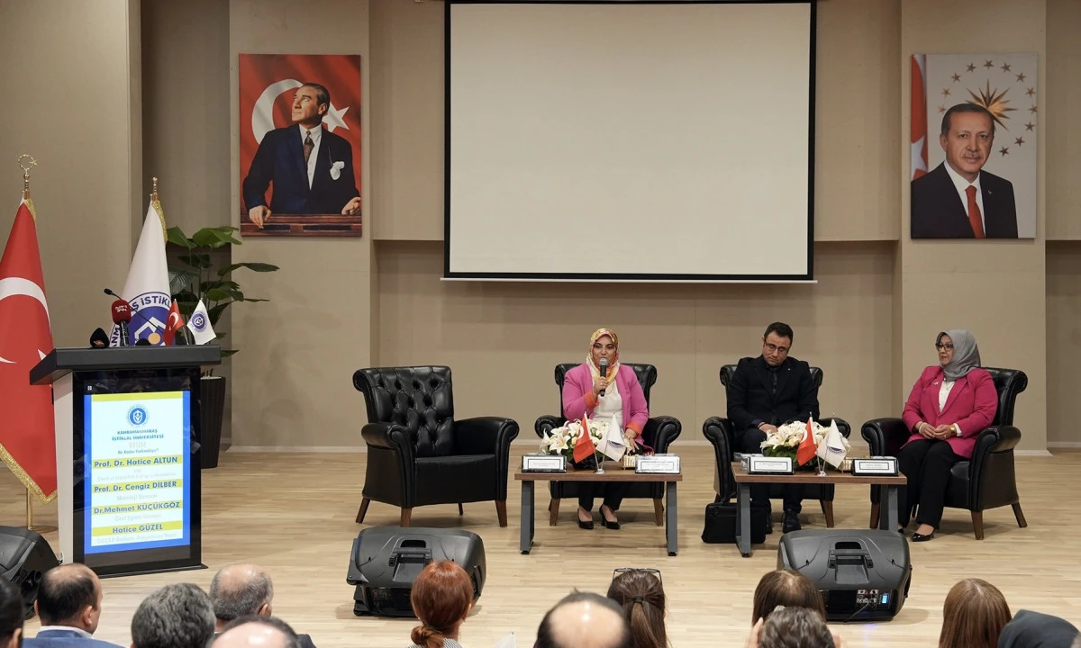 Uzman İsimler Otizmi T&uuml;m Y&ouml;nleriyle Ele Aldı