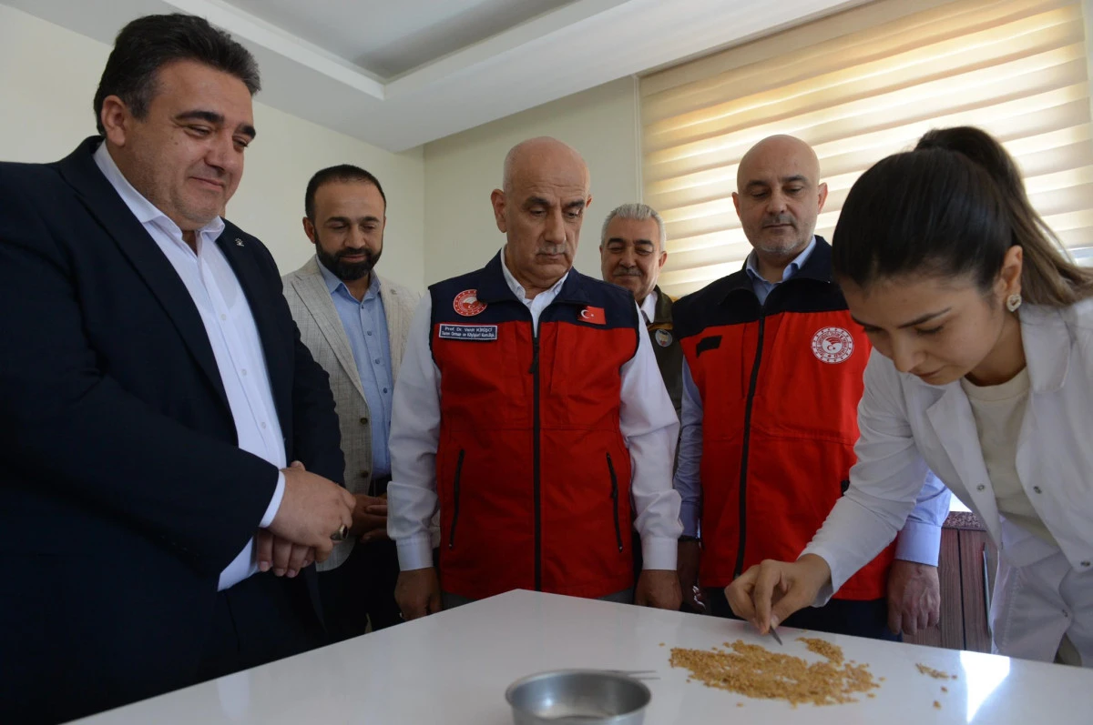 Vahit Kirişci ve AK Parti heyetinden Türkoğlu’nda lisanslı depoculuk tesisine inceleme ziyareti
