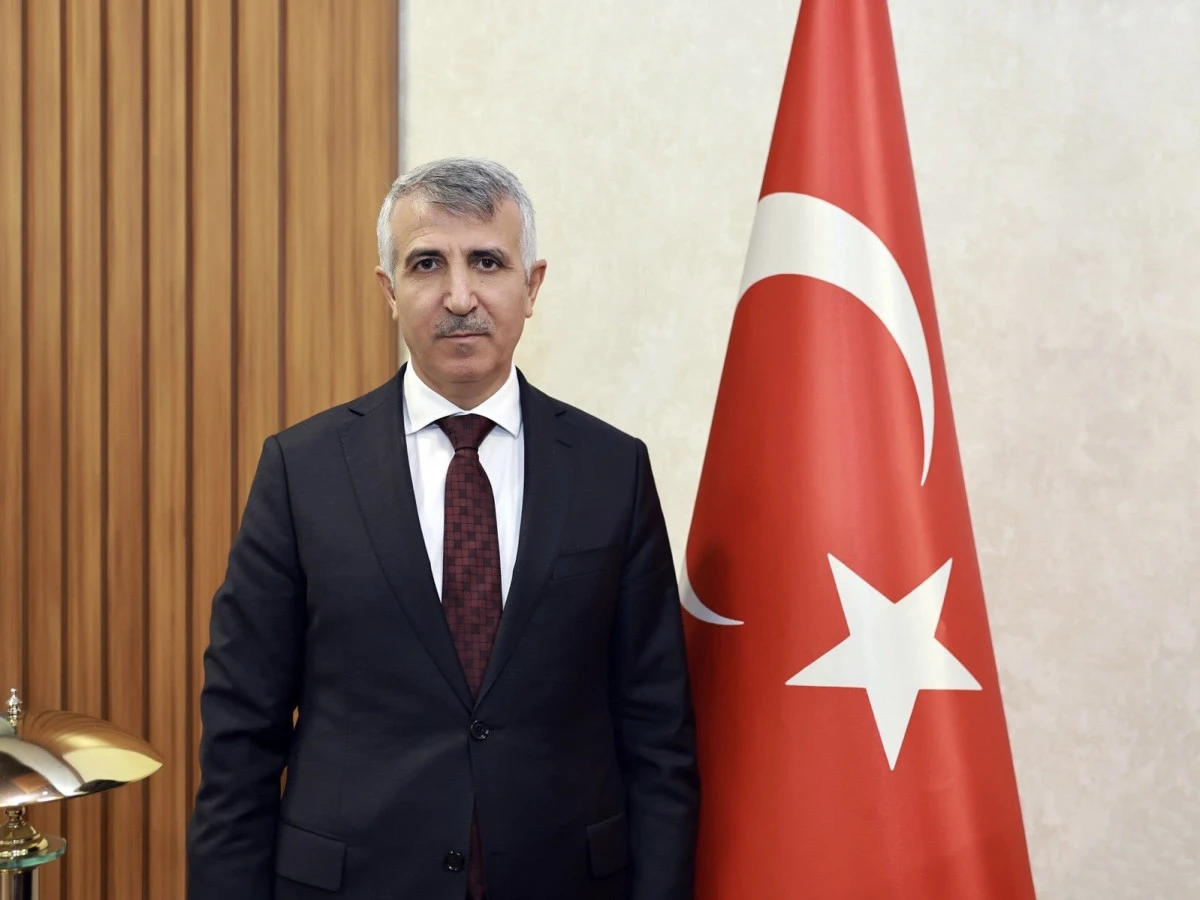 Vali M&uuml;kerrem &Uuml;nl&uuml;er&rsquo;den Yeni Yıl Mesajı: &ldquo;2026, Kahramanmaraş&rsquo;ın Yeniden Ayağa Kalkışının Yılı Olacak&rdquo;