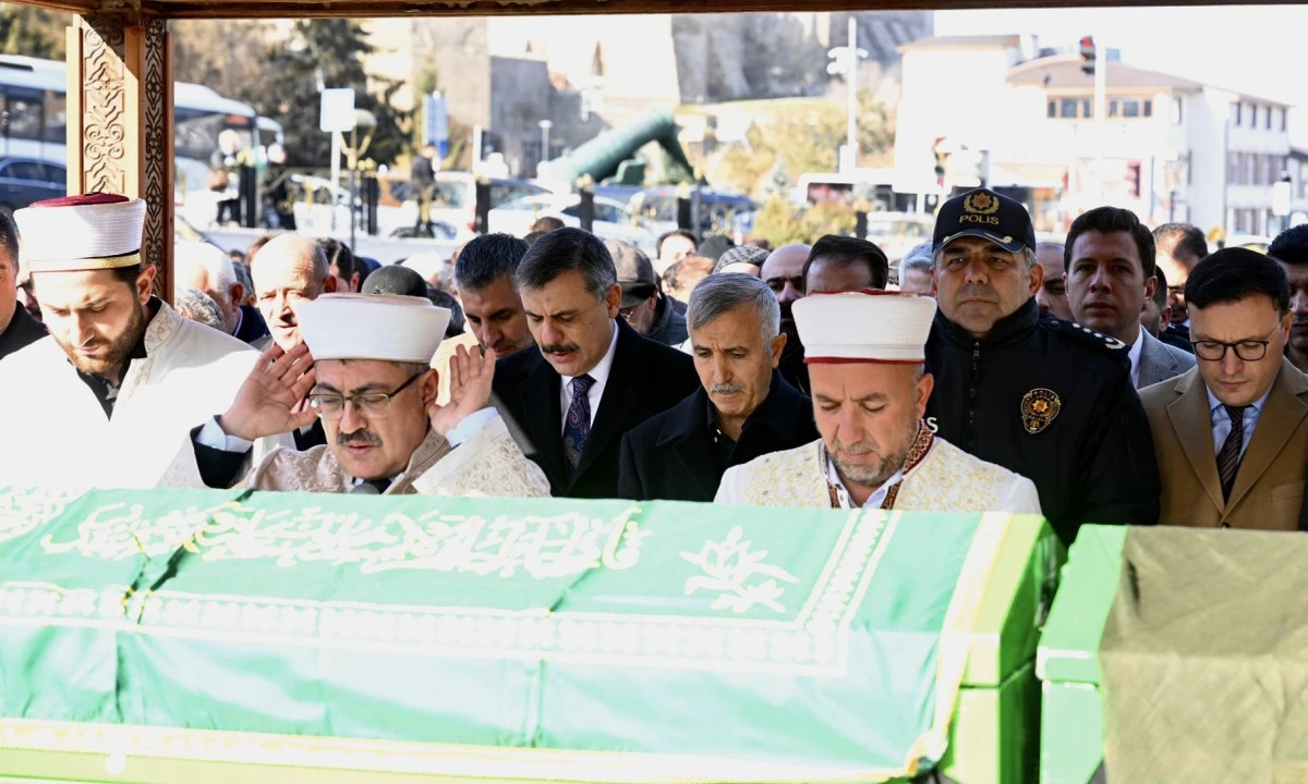 Vali Mükerrem Ünlüer’in Acı Günü: Yeğeni Muhammed Uçan Erzurum’da Son Yolculuğuna Uğurlandı