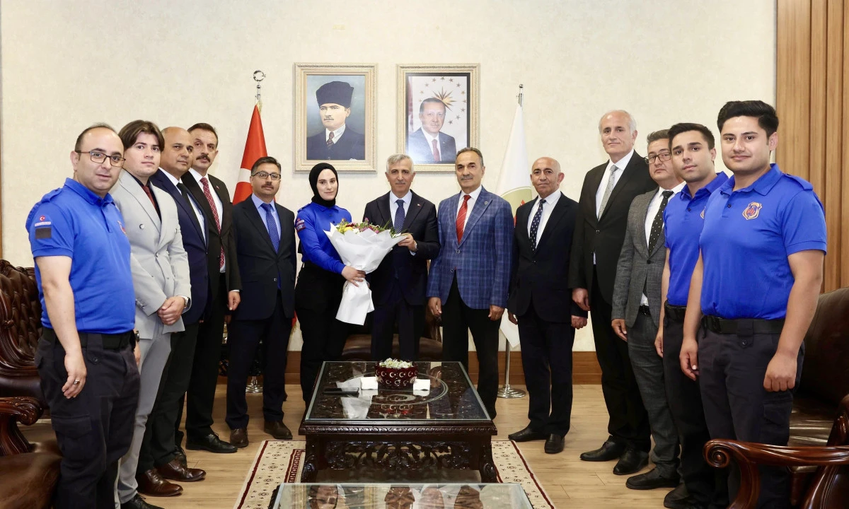 Vali &Uuml;nl&uuml;er Ceza İnfaz Personelini Ağırladı