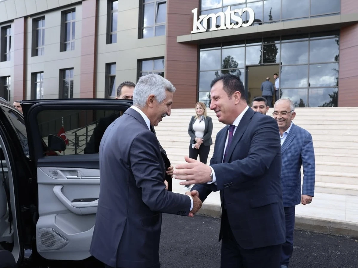 Vali Ünlüer, Kahramanmaraş Ticaret ve Sanayi Odası’nın Yeni Hizmet Binasını Ziyaret Etti
