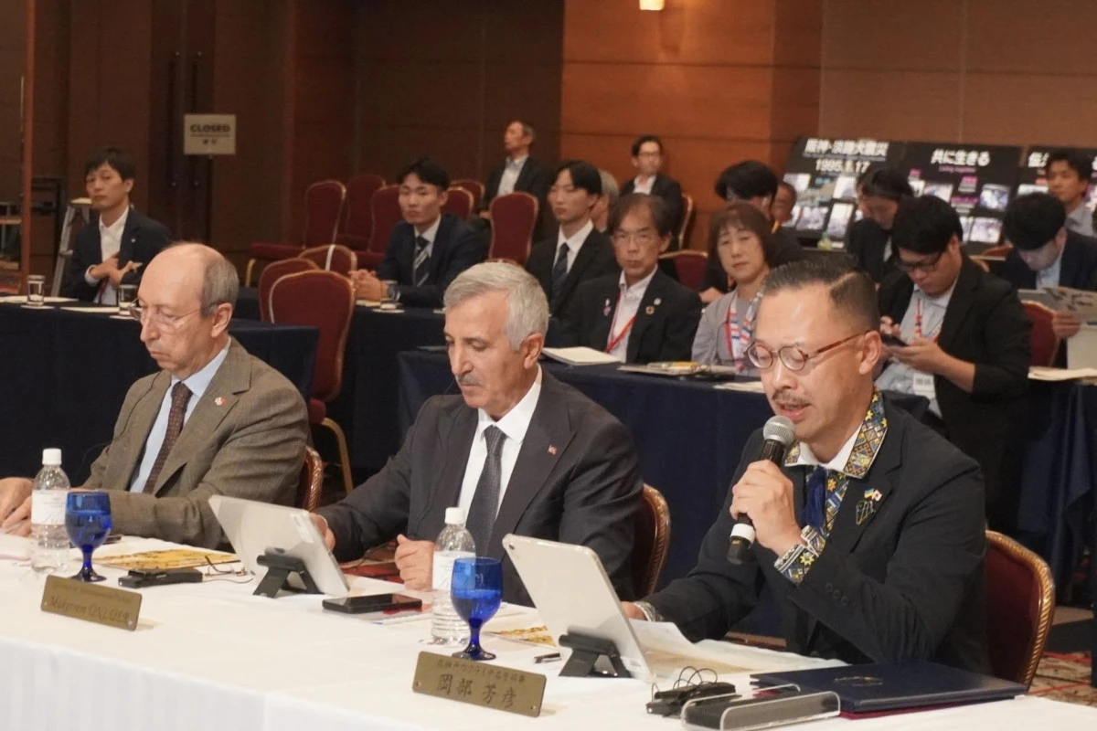 Vali Ünlüer, “Yaratıcı Yeniden Yapılanma Zirvesi”nde Deprem Deneyimlerini Japonya’da Paylaştı