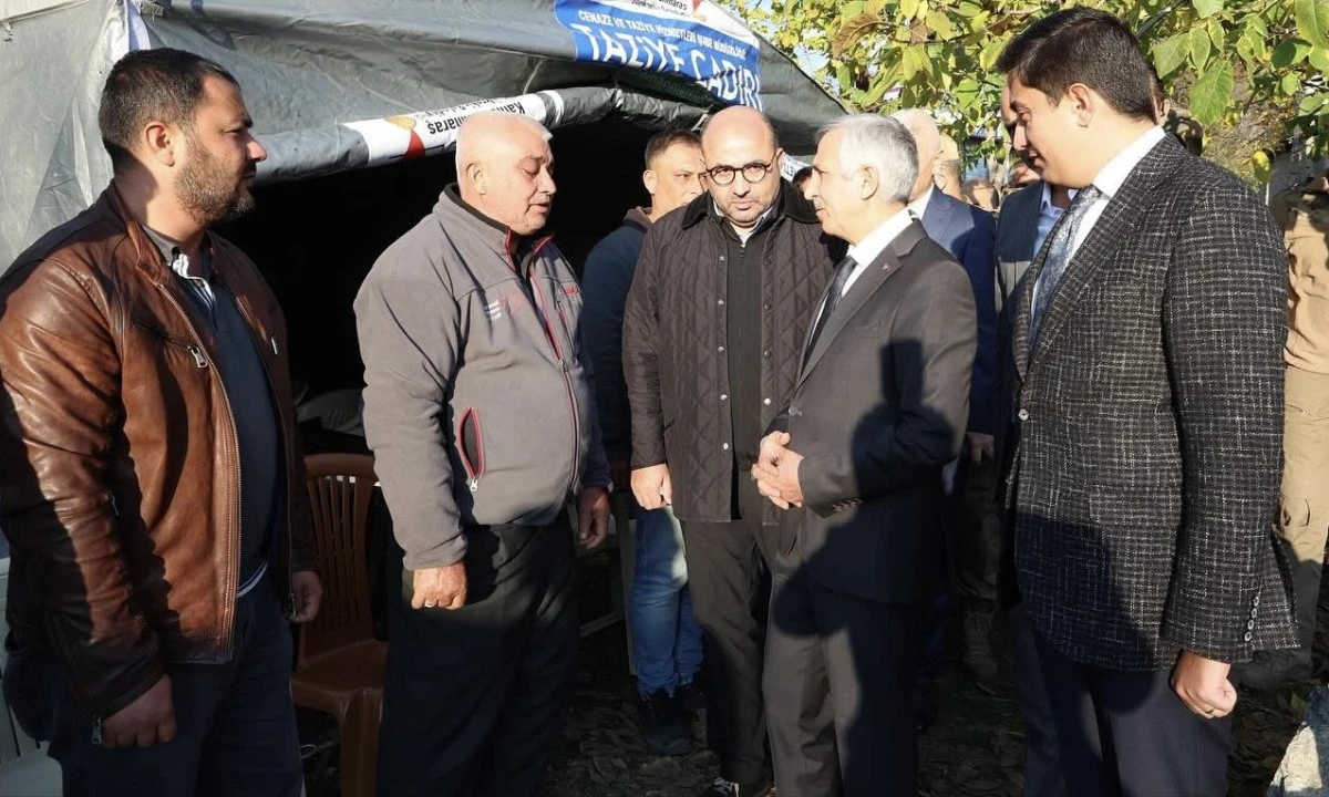 Vali Ünlüer’den Milletvekili Mehmet Şahin’e Taziye Ziyareti