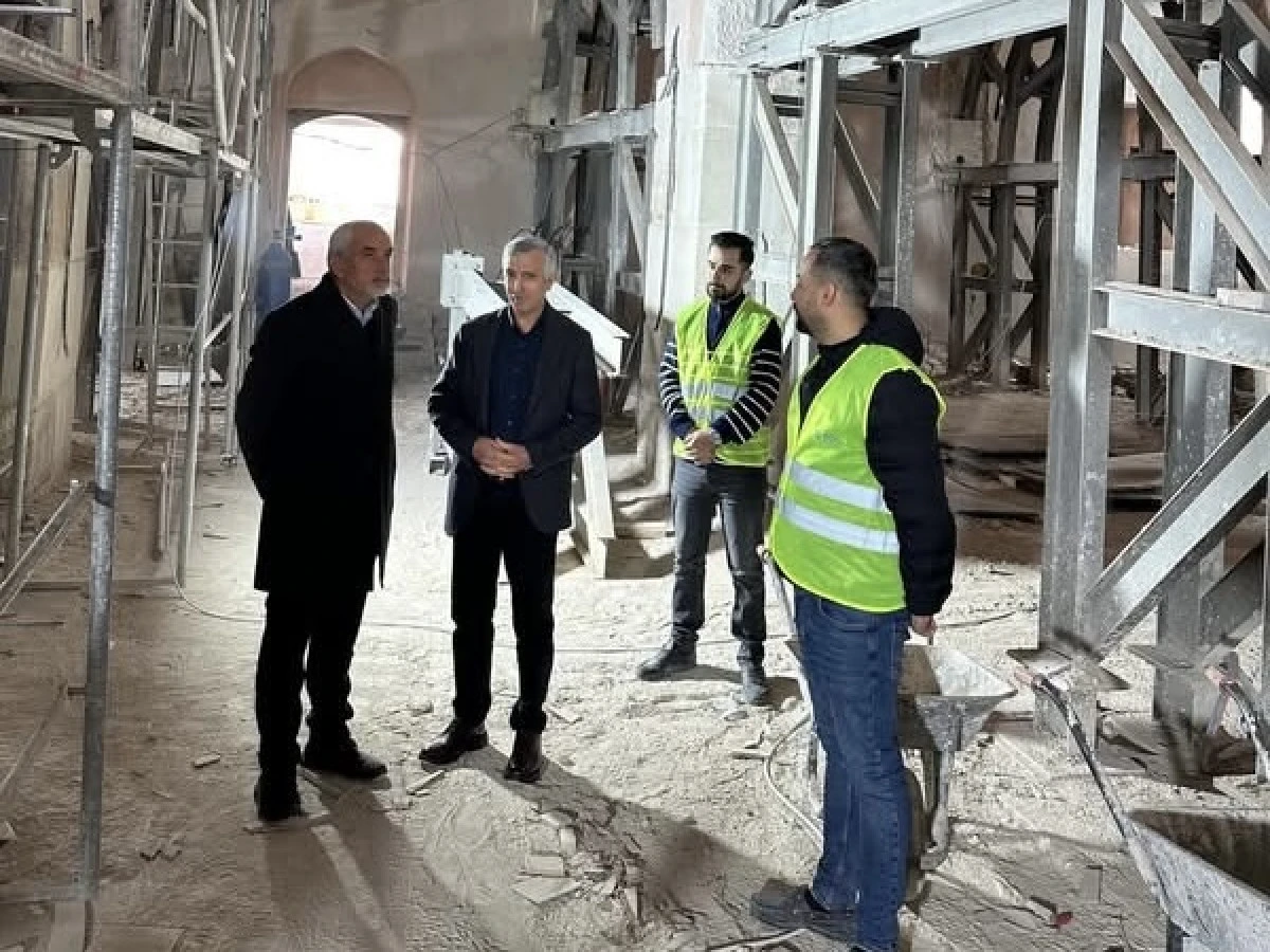 Vali &Uuml;nl&uuml;ler: Tarihi Ulu Camii ve Kapalı &Ccedil;arşı Ayağa Kalkıyor