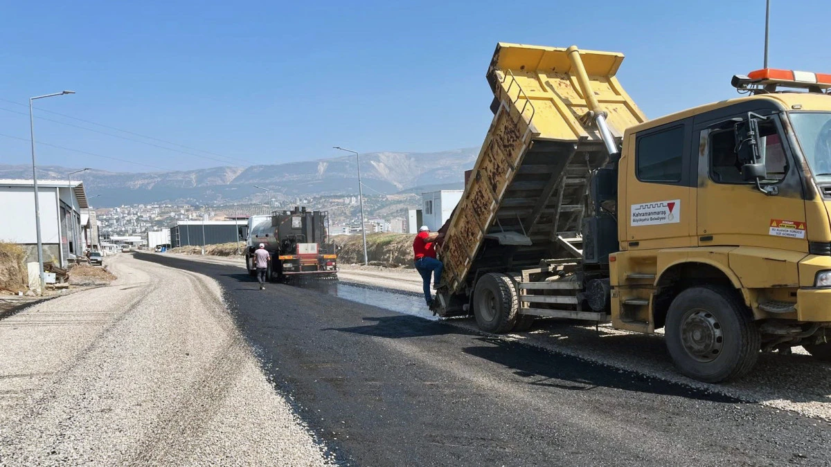 Yeni Sanayi Sitesi’nde Asfalt Atağı: Büyükşehir Etap Etap Yeniliyor!