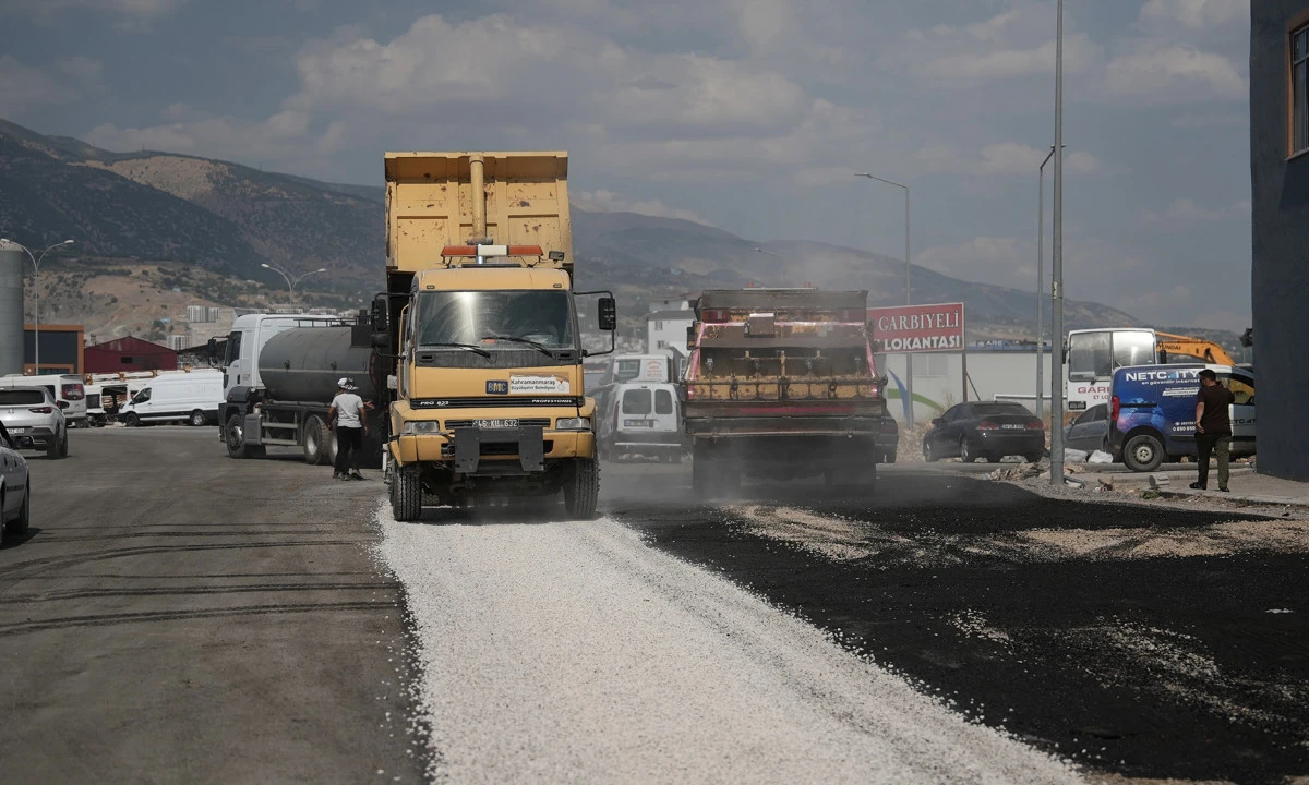 Yeni Sanayi Sitesi&rsquo;nin Yolları B&uuml;y&uuml;kşehir ile Yenileniyor