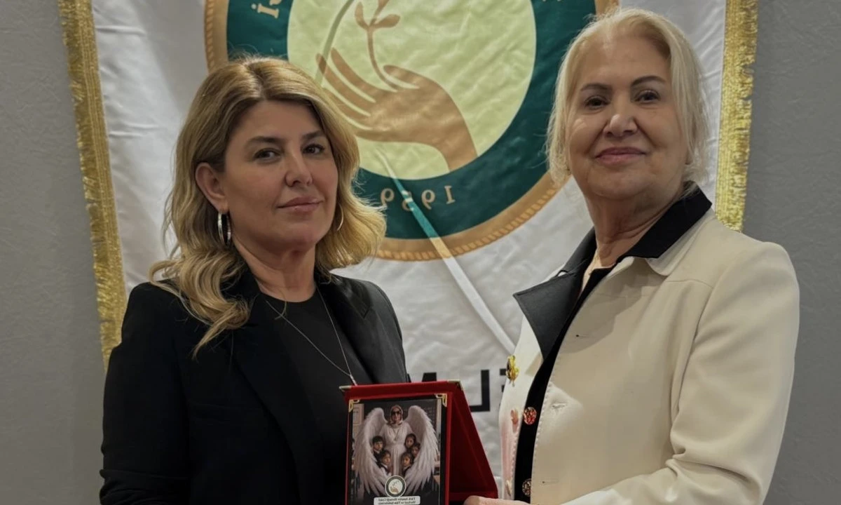​ &ldquo;Yılın Annesi&rdquo; Ayla Kara Oldu: T&uuml;rk Anneler Derneği&rsquo;nden Duygulandıran Vefa