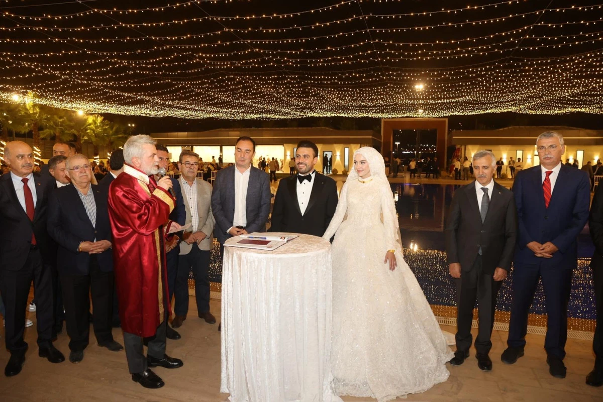 Yılın Düğünü: Şahin Deveboynu ile Hidayet Sığındım Rüya Gibi Bir Törenle Evlendi
