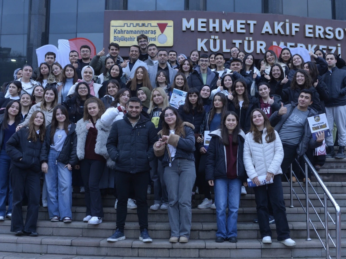 YKS Kampında Biyoloji Taktikleri &Ouml;ğrencileri G&uuml;&ccedil;lendirdi