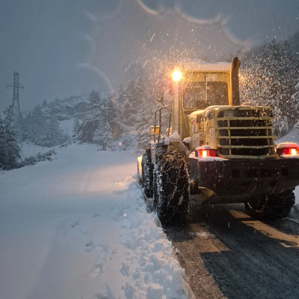Yoğun Kar Yağışına B&uuml;y&uuml;kşehir&rsquo;den Anında M&uuml;dahale